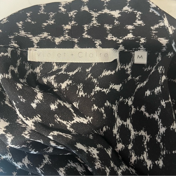 Violet & Claire Black and White Blouse Size Medium - Picture 5 of 10